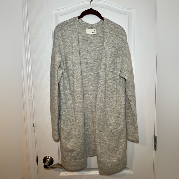 Aritzia mid length grey cardigan - Picture 1 of 2